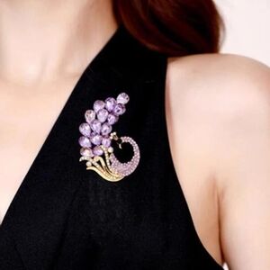 💜3/$25 Stunning Purple Crystal Rhinestone Brooch NWT